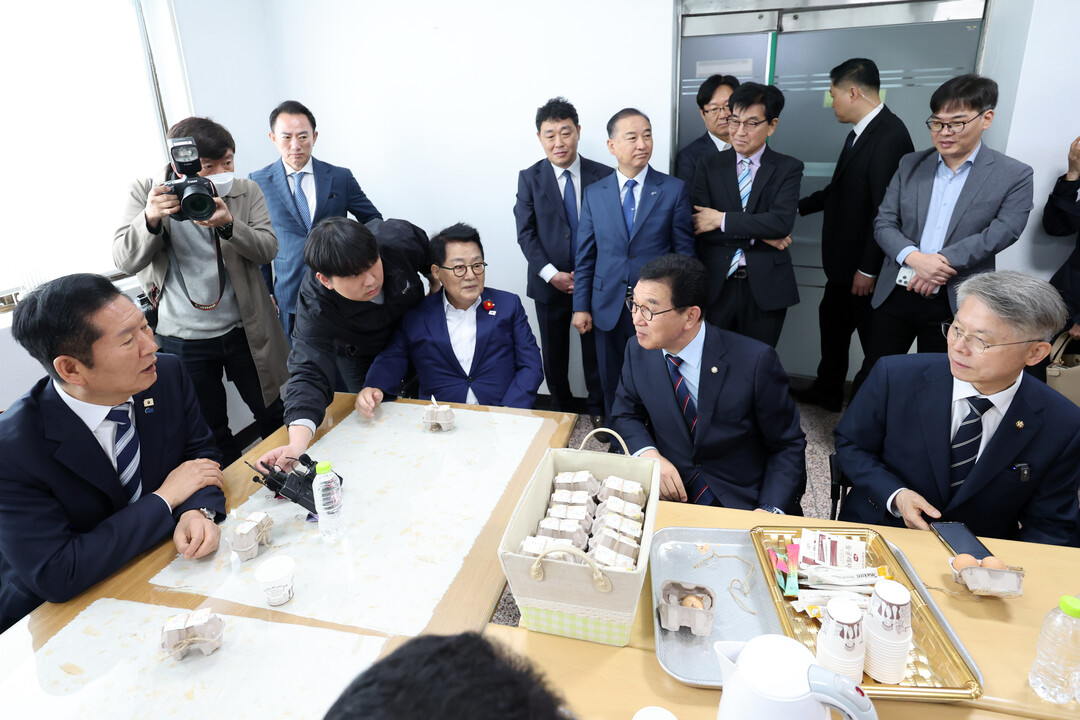 남동성당에 모인 정청래와 통합시장 후...