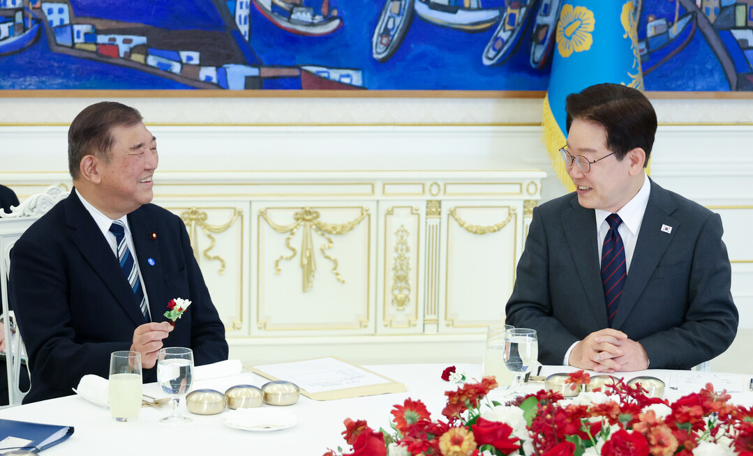 李대통령, 이시바 전 日총리와 靑서 ...
